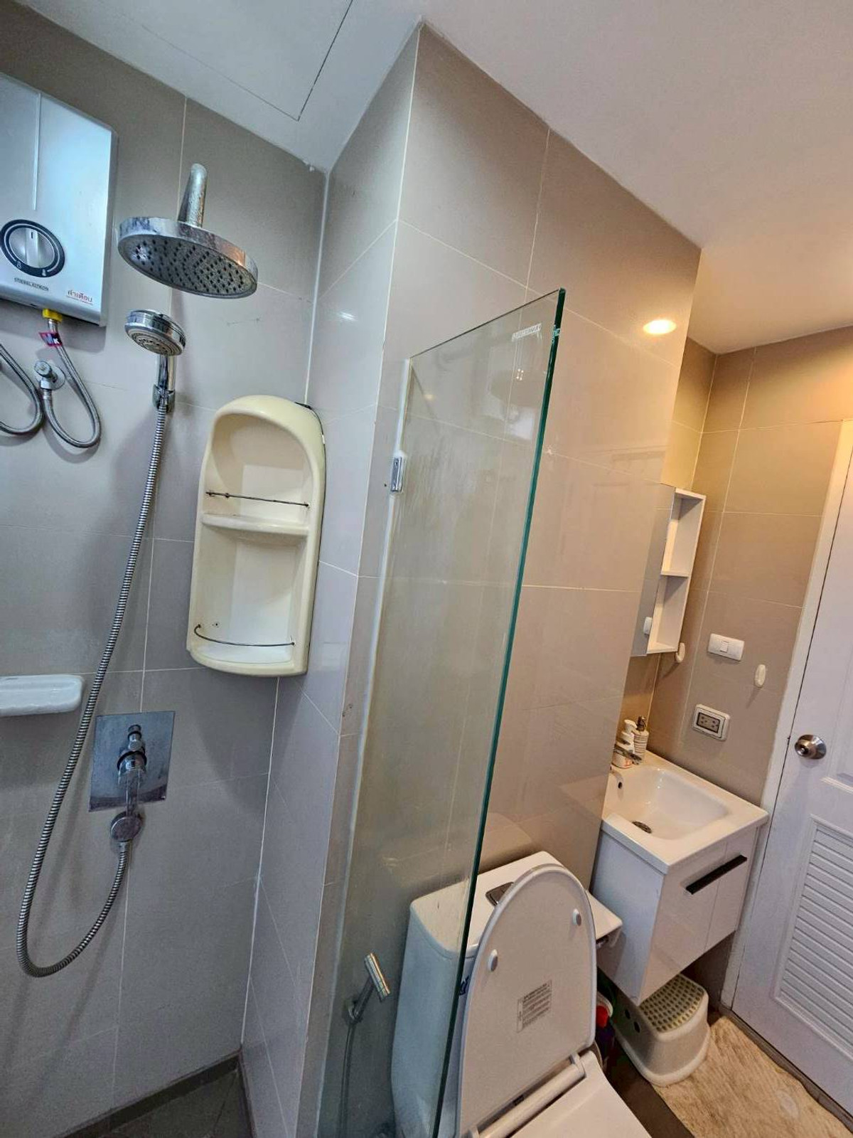 ให้เช่าคอนโดลาดพร้าว เซ็นทรัลลาดพร้าว : sym vipha - ladprao ว่างให้เช่า ห้องใหญ่ ใจกลางเมือง ขนาดห้อง 70 ตรม. ใกล้ BTS ห้าแยกลาดพร้าว