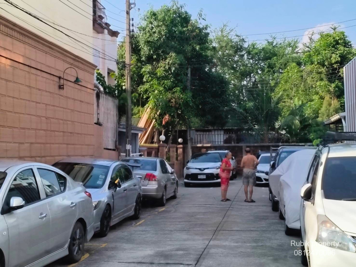 ขายทาวน์โฮมโชคชัย4 ลาดพร้าว71 : 💰✨ ขายทาวน์โฮม บ้านกลางเมือง กรุงเทพ – เหม่งจ๋าย–ลาดพร้าว 80 ถูกที่สุดในโครงการ! ราคาพิเศษสุด คุ้มแบบหาที่ไหนไม่ได้แล้ว RB1672