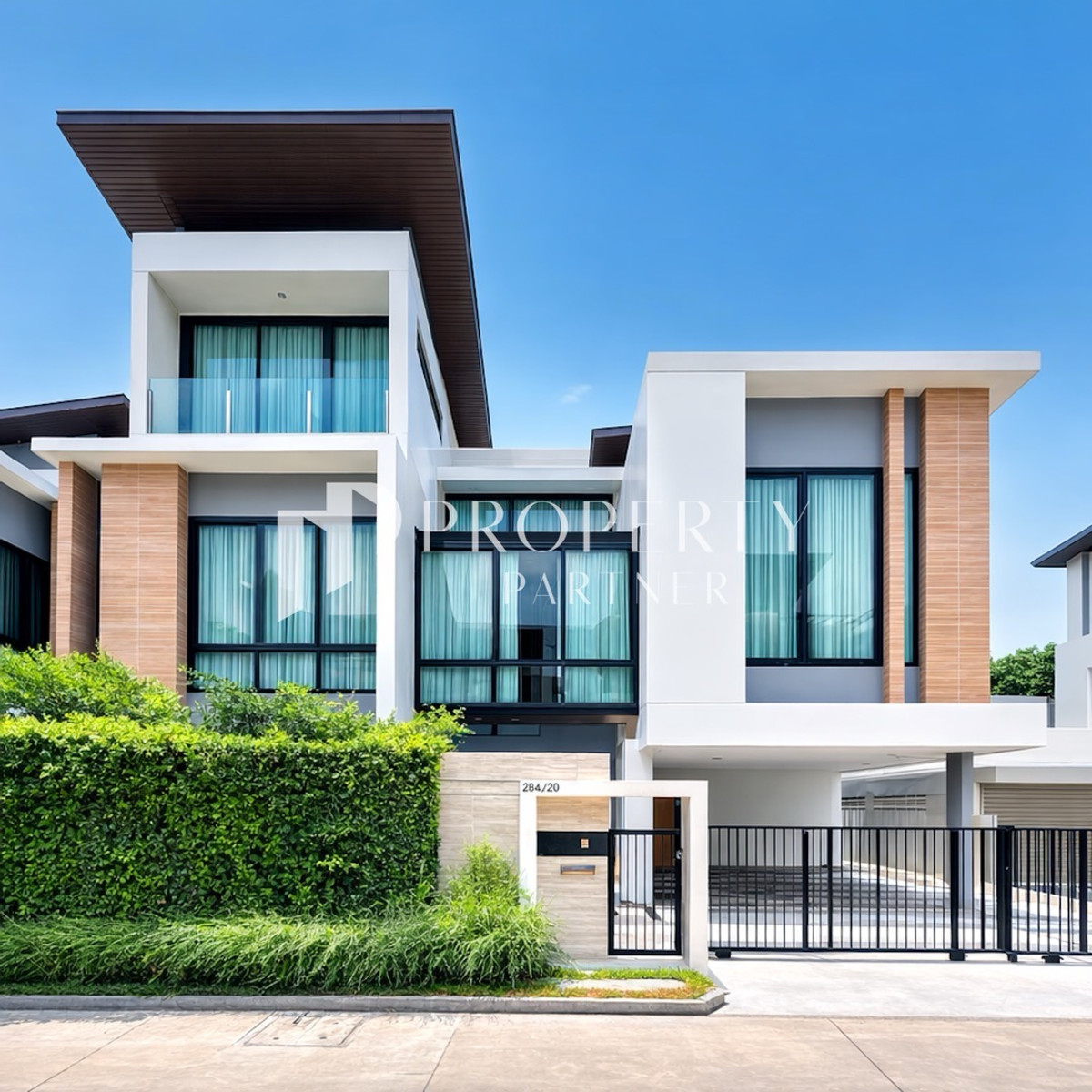 For SaleHouseLadkrabang, Suwannaphum Airport : 🔥 Luxury house XL, the largest in the project. Walk to Suan Luang Rama 9, the most special deal in the project.