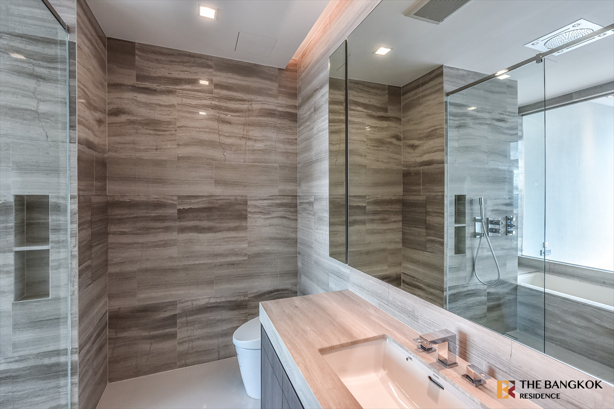 ขายคอนโดนานา : 💎Elegant Urban Living with Privacy at Q1 Sukhumvit near Bts Nana