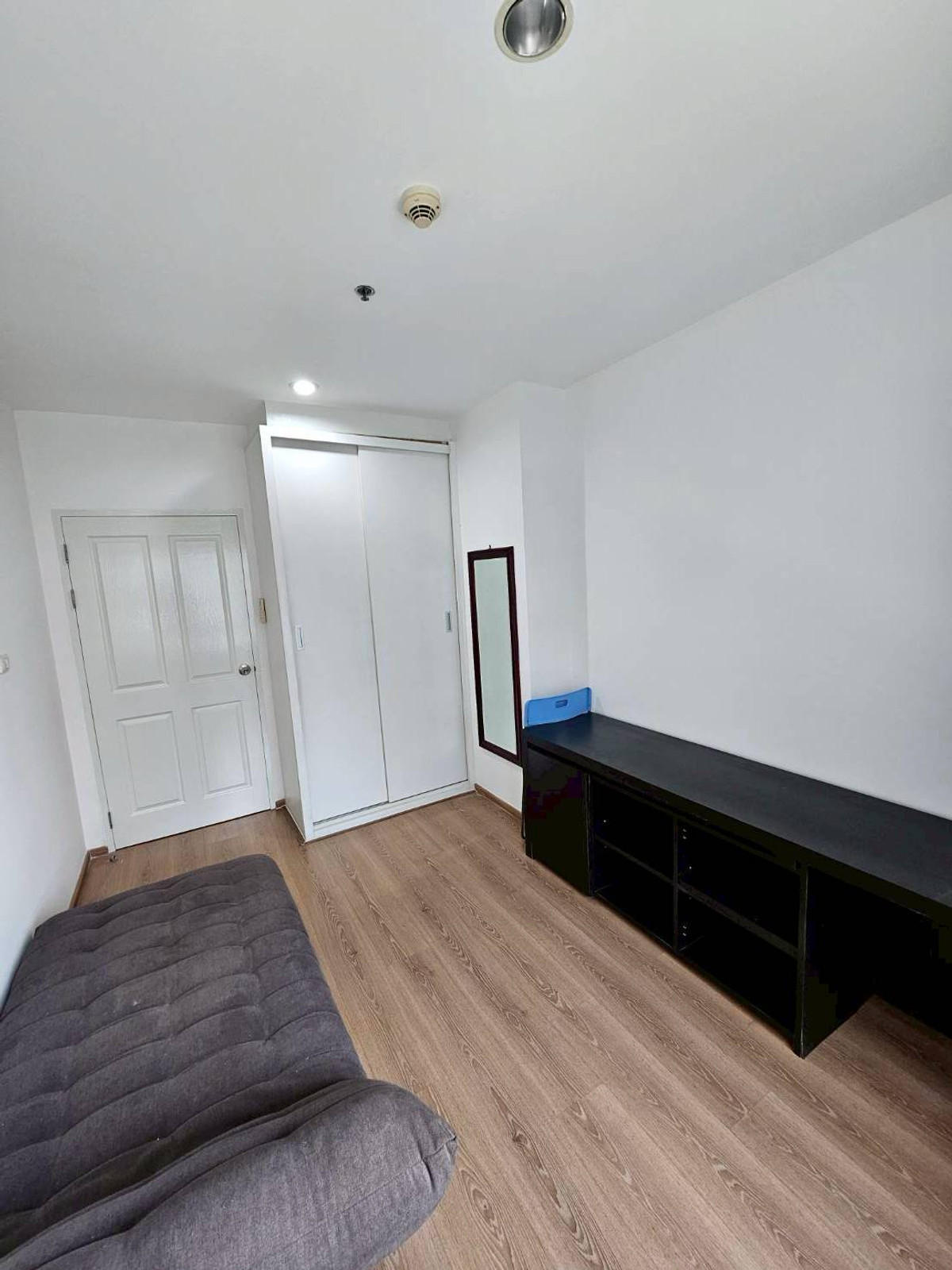 ให้เช่าคอนโดลาดพร้าว เซ็นทรัลลาดพร้าว : sym vipha - ladprao ว่างให้เช่า ห้องใหญ่ ใจกลางเมือง ขนาดห้อง 70 ตรม. ใกล้ BTS ห้าแยกลาดพร้าว