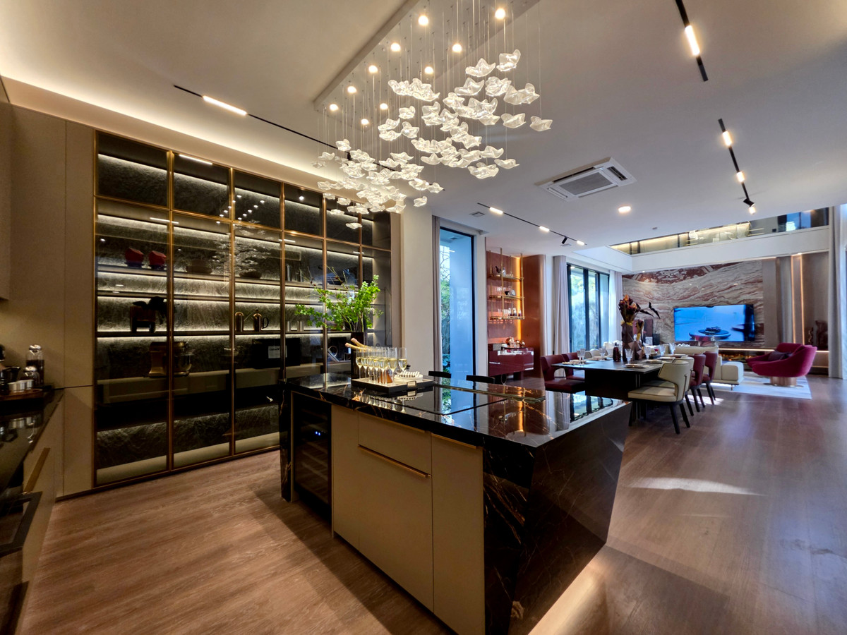 ขายบ้านลาดกระบัง สุวรรณภูมิ : ขาย โครงการ Vive กรุงเทพกรีฑา ตัดใหม่ บ้านเดี่ยว 3 ชั้น ที่ดินเริ่มต้น 130 ตารางวา 4 ห้องนอน 6 ห้องน้ำ ใกล้โรงเรียนนานาชาติชั้นนำ ติดต่อ 062-4468565 กี้