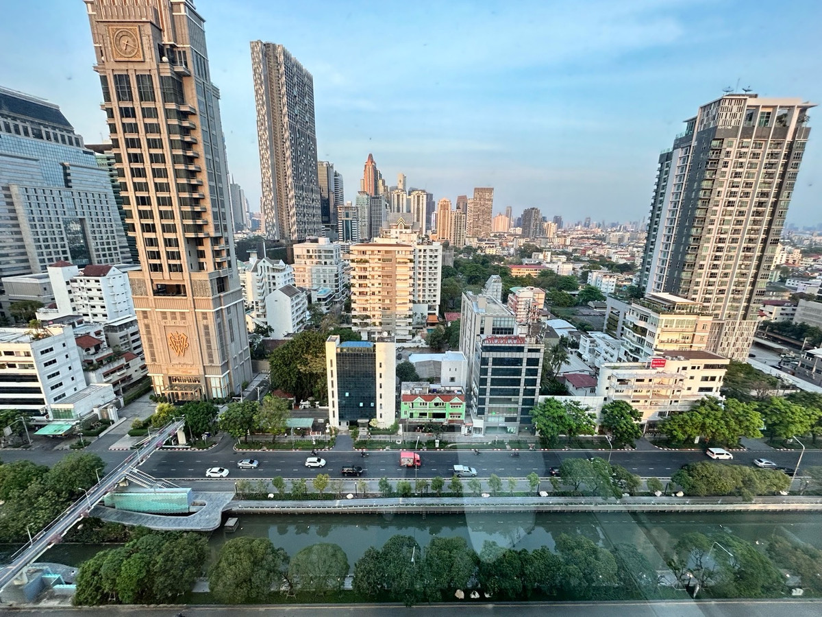 For RentCondoSathorn, Narathiwat : for rent the empire place sathorn separate 1Bed 1bath fully furniture