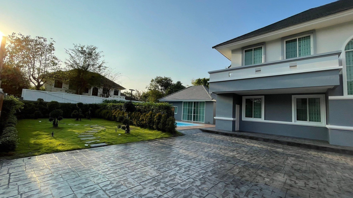 HouseNawamin, Ramindra : For sale - Rent a luxury house, 4 bedrooms, location near Sai Mai District Office. Condition is ready to move in. Got 1 rai of land with both a swimming pool and a private garden.