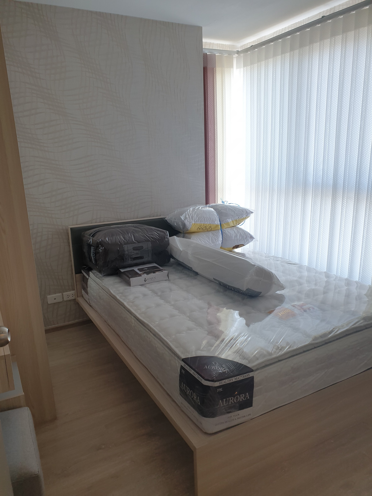 For RentCondoBangna, Bearing, Lasalle : Condo for rent: IDEO O2 (IDEO O2) ((Bangna Station)) MK-02 line @livingbkk