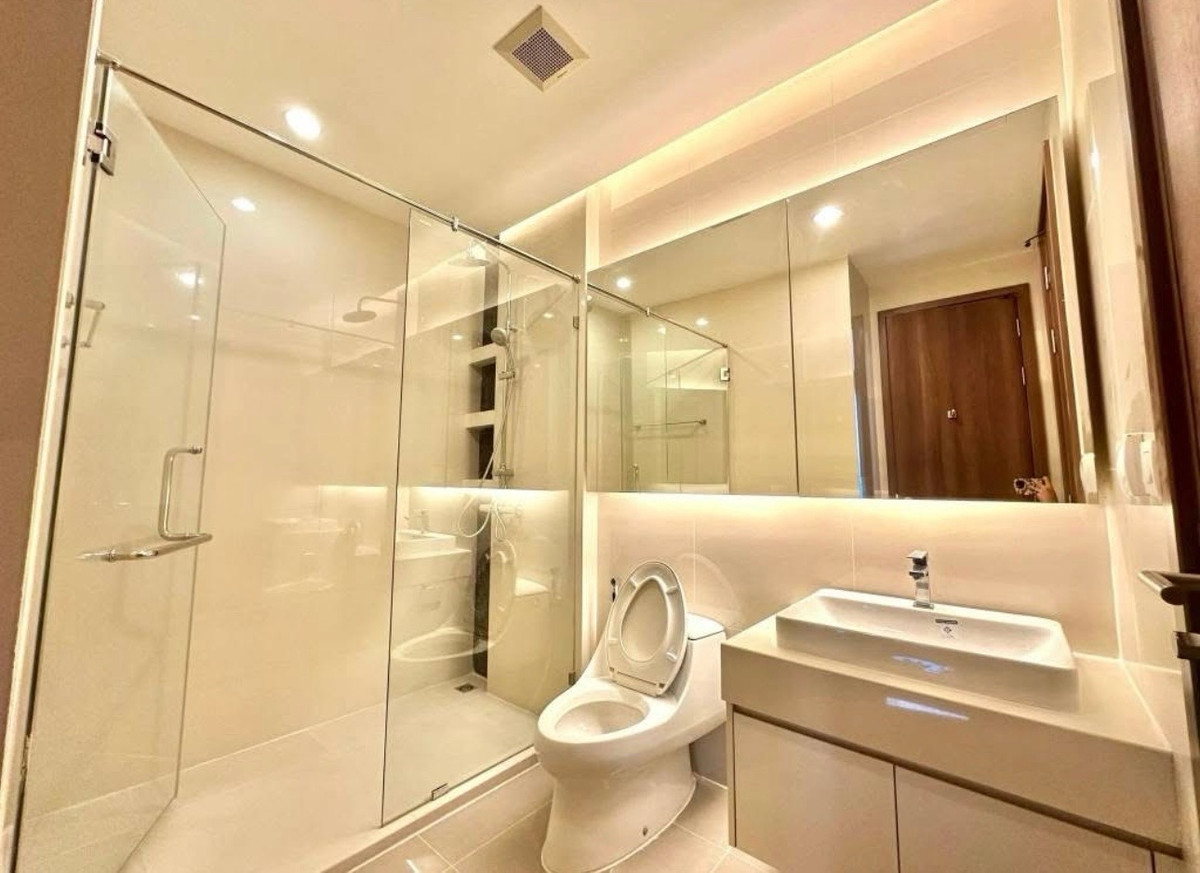 For SaleCondoSathorn, Narathiwat : 📍Menam Residences fully furnished.