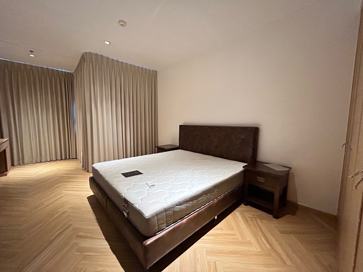 For RentCondoSathorn, Narathiwat : for rent the empire place sathorn separate 1Bed 1bath fully furniture