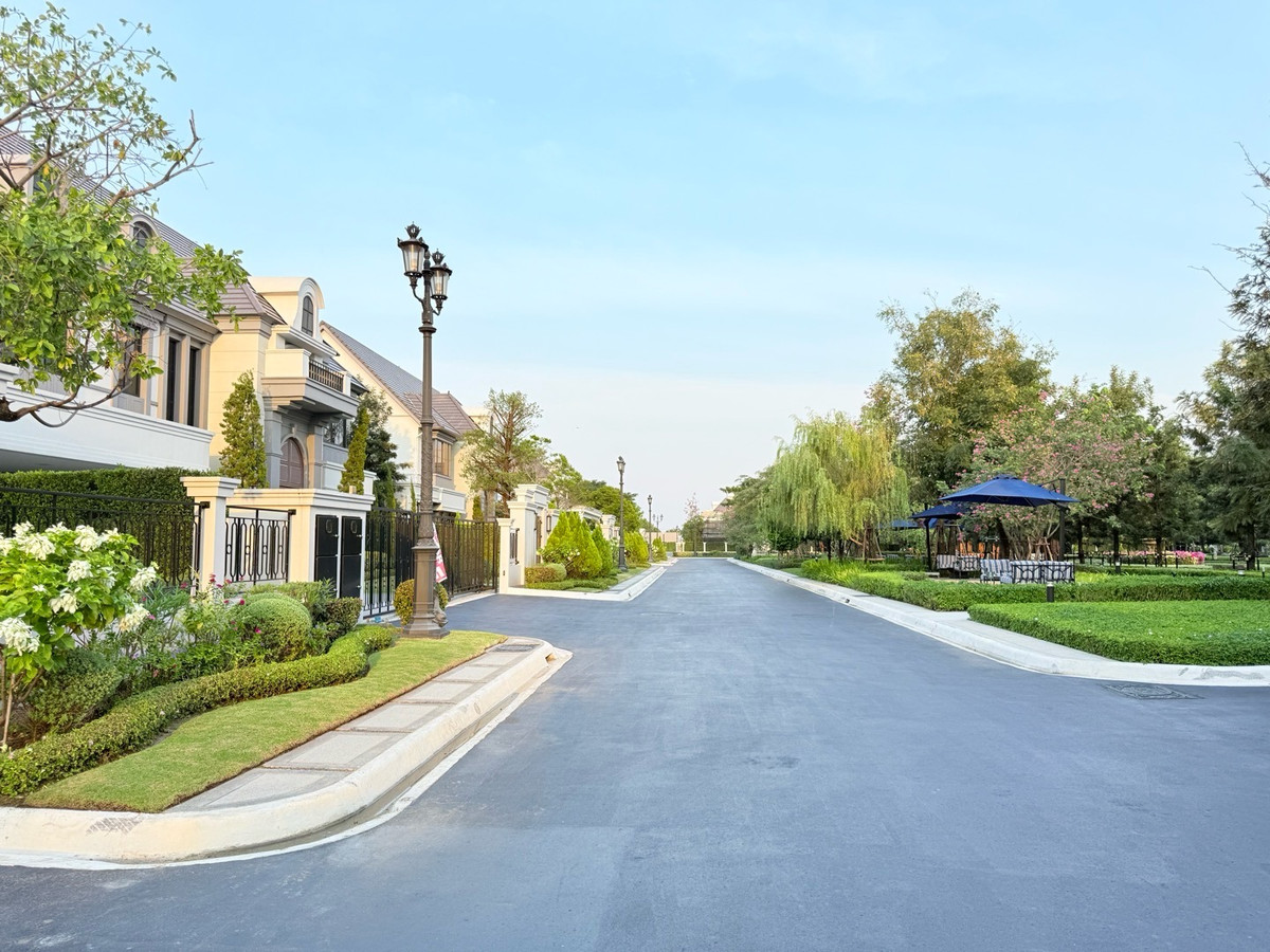 For SaleHouseKasetsart, Ratchayothin : The most beautiful corner plot NARASIRI PHAHOL-WATCHARAPOL Narasiri Phahon-Watcharapol | ready to transfer, negotiable