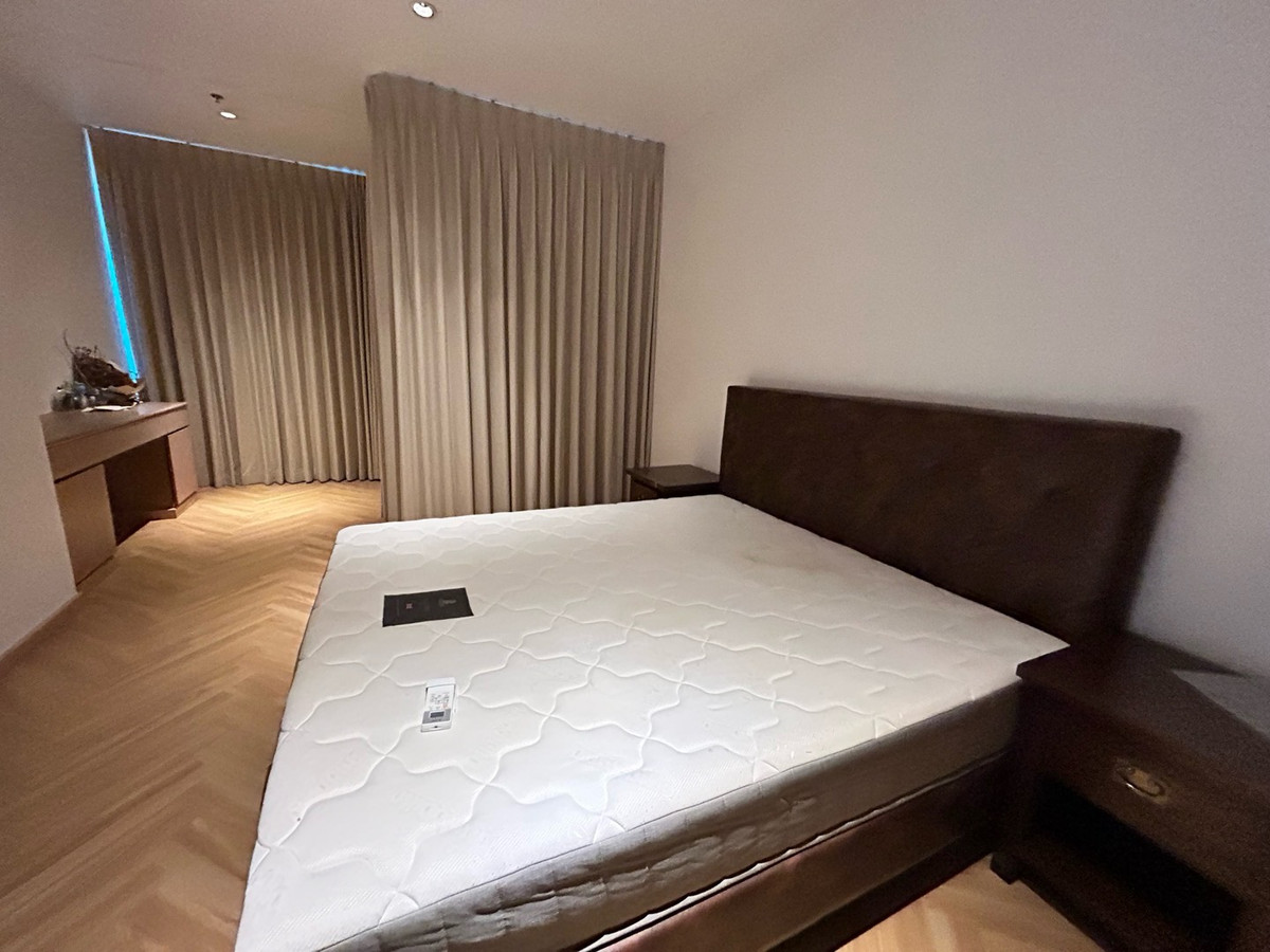 For RentCondoSathorn, Narathiwat : for rent the empire place sathorn separate 1Bed 1bath fully furniture