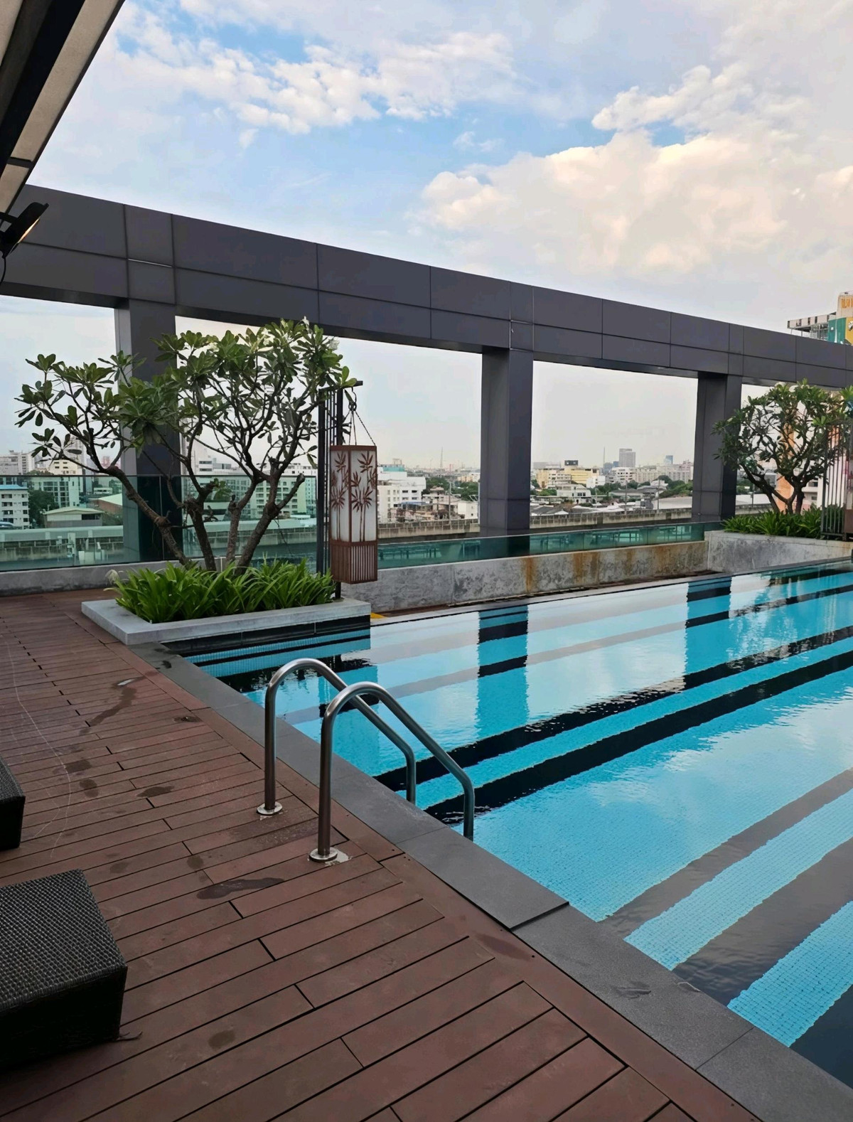 For RentCondoRama9, Petchburi, RCA : Condo for Rent at True Thonglor, High Floor, Corner Unit 🎊🎉