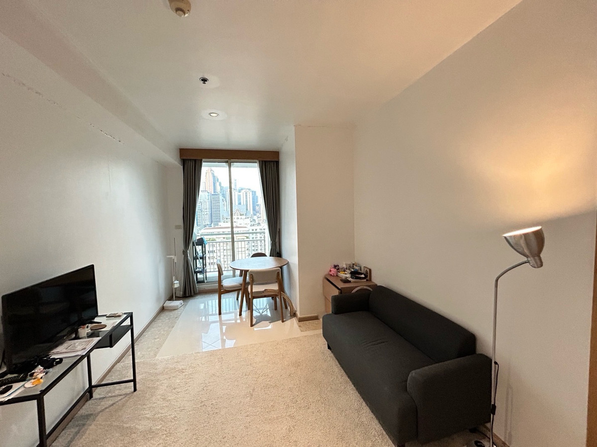 For RentCondoSathorn, Narathiwat : for rent the empire place sathorn separate 1Bed 1bath fully furniture