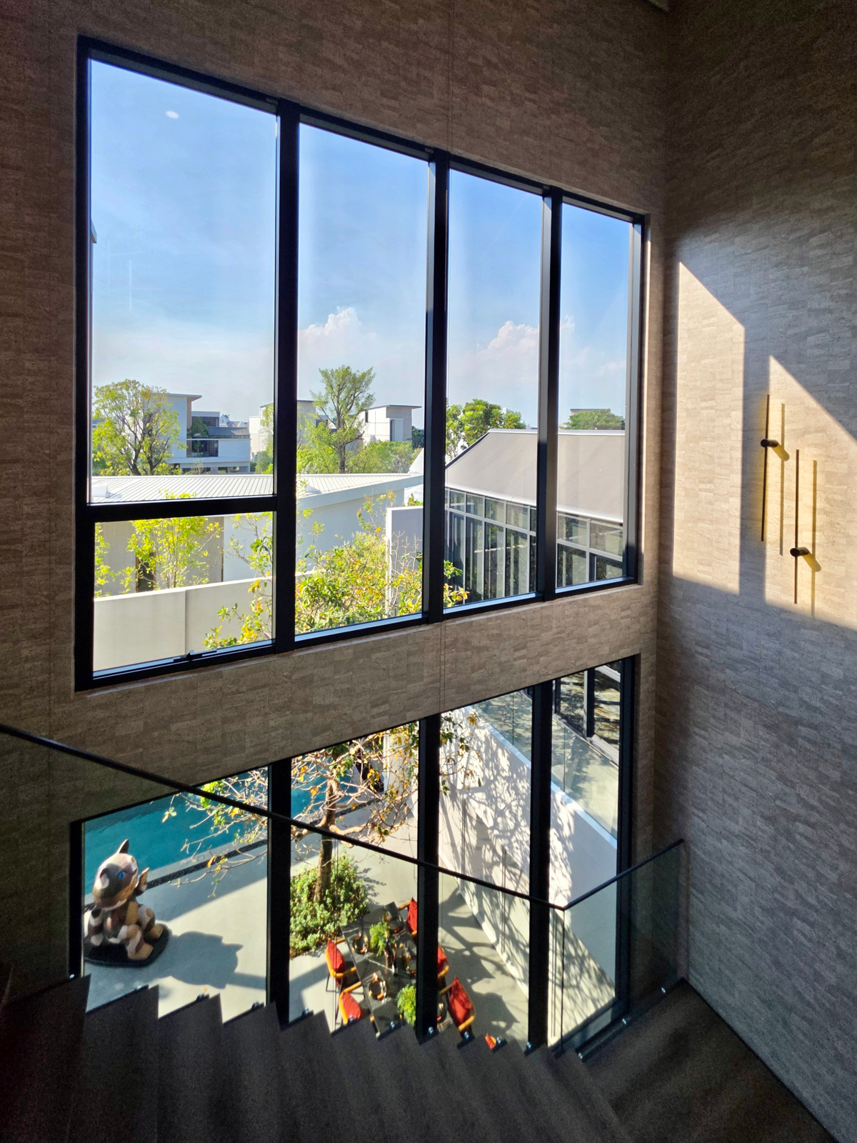 ขายบ้านลาดกระบัง สุวรรณภูมิ : For Sell บ้านเดี่ยวโครงการ Vive กรุงเทพกรีฑา ตัดใหม่ พร้อมมีลิฟต์ส่วนตัว 4 นอน 6 น้ำ ที่ดิน 130 ตร.ว 716 ตร.ม ติดต่อ 062-4468565 กี้