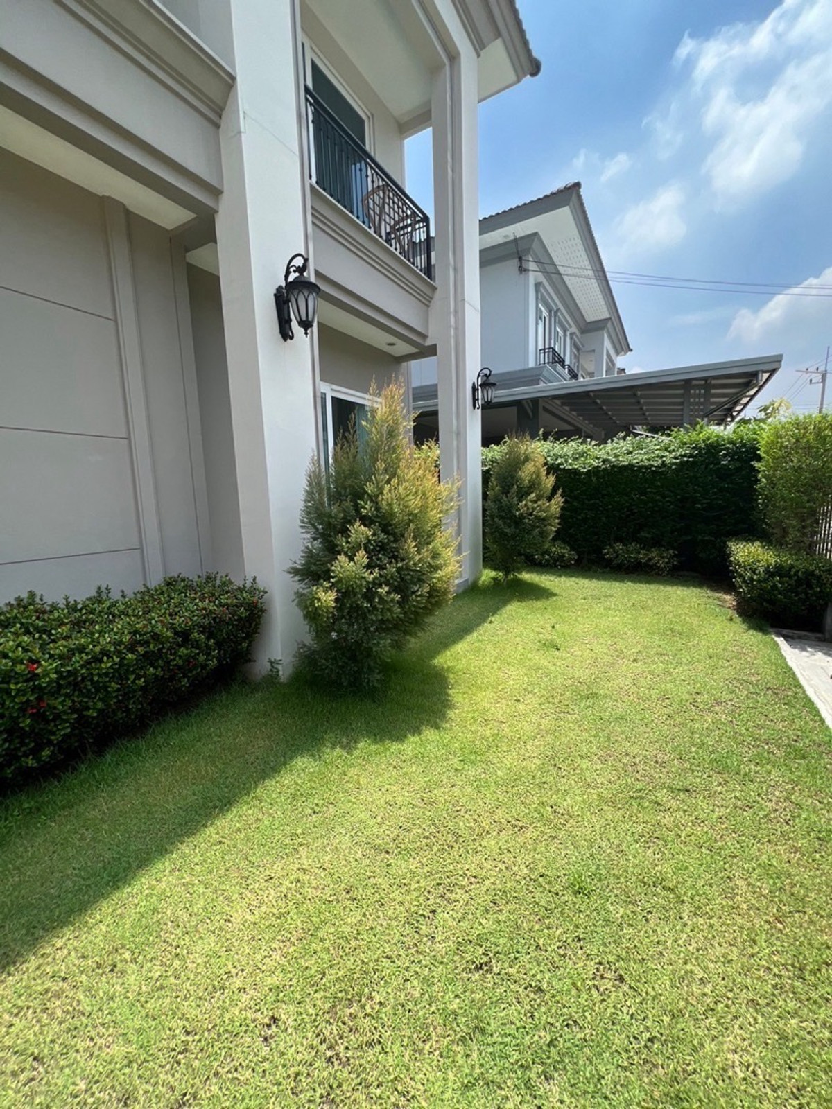 HousePathum Thani,Rangsit, Thammasat : 4 Bedroom House for Sale / rent near Future Park Rangsit at Grandio Vibhavadi Rangsit 55 sq.w