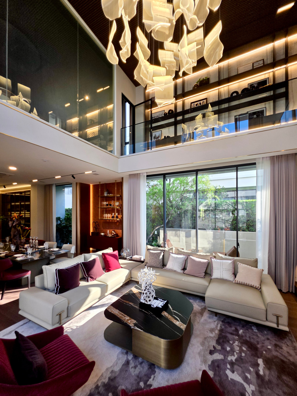 For SaleHouseLadkrabang, Suwannaphum Airport : For Sell single house, Vive project, Krungthep Kreetha, newly cut, with private elevator, 4 bedrooms, 6 bathrooms, land 130 sq m, 716 sq m, contact 062-4468565 Kee.