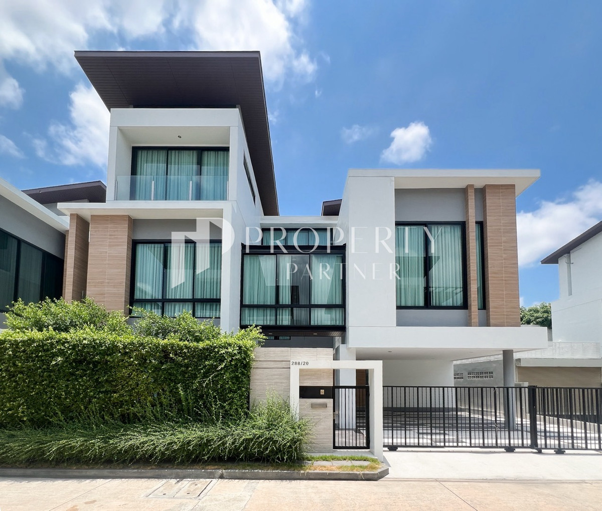 ขายบ้านลาดกระบัง สุวรรณภูมิ : 🔥 บ้านหรู XL ใหญ่สุดในโครงการ เดินไปสวนหลวง ร.9 ได้ ดีลพิเศษที่สุดในโครงการ