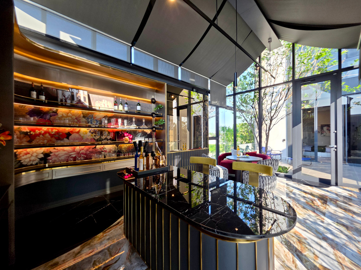 ขายบ้านลาดกระบัง สุวรรณภูมิ : For Sell บ้านเดี่ยวโครงการ Vive กรุงเทพกรีฑา ตัดใหม่ พร้อมมีลิฟต์ส่วนตัว 4 นอน 6 น้ำ ที่ดิน 130 ตร.ว 716 ตร.ม ติดต่อ 062-4468565 กี้