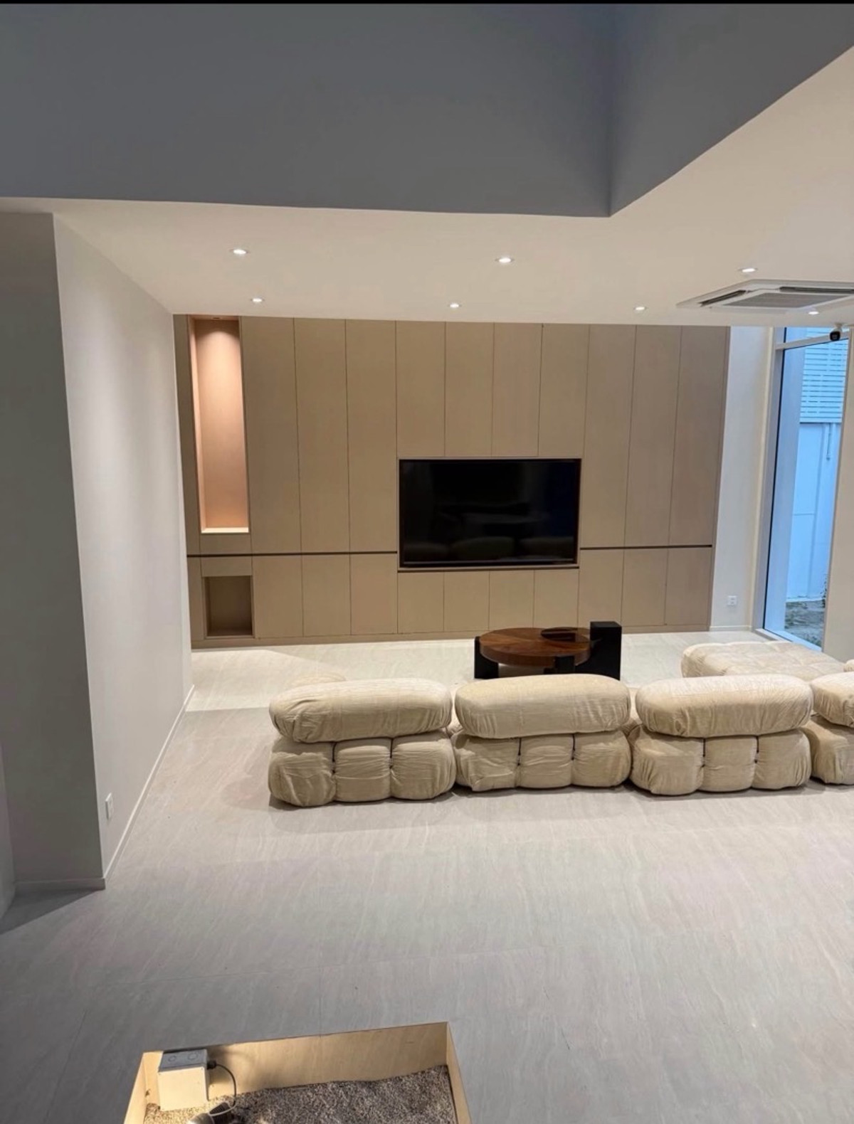 บ้านพระราม 9 เพชรบุรีตัดใหม่ RCA : บ้านเดี่ยวหรู ขนาดใหญ่ 409 ตร.ม โซนพระราม 9 – เอกมัย ทำเลหายาก เหมาะอยู่อาศัยระยะยาว เดินทางสะดวก