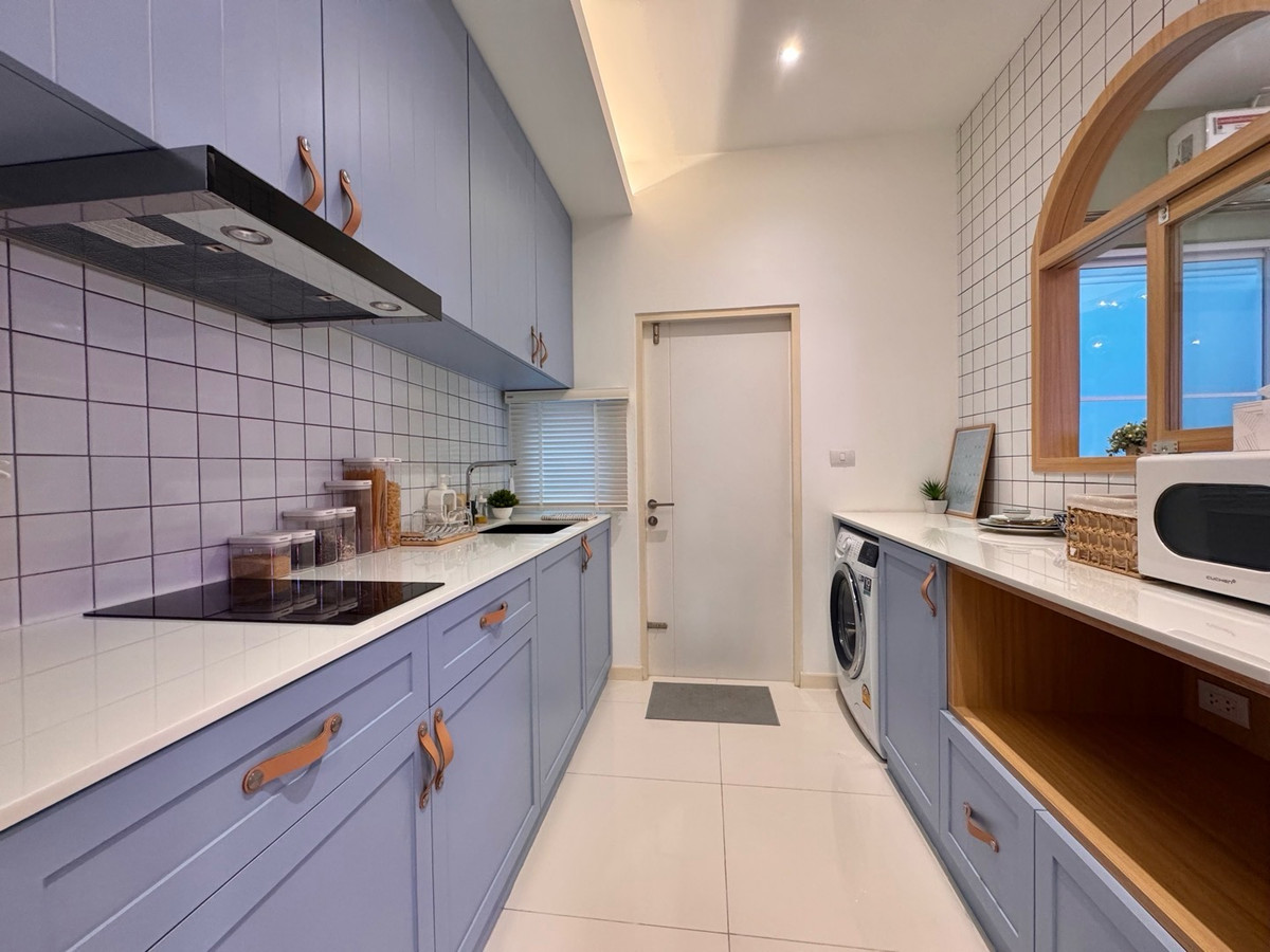 ให้เช่าทาวน์โฮมบางนา แบริ่ง ลาซาล : 💥ForRent💥3Bed • Indy Bangna-Ramkhamhang2 🏡 Near Mega Bangna‼️  Beautifully decorated 🌟 Ready to move in ‼️ Fully Furnished ✨