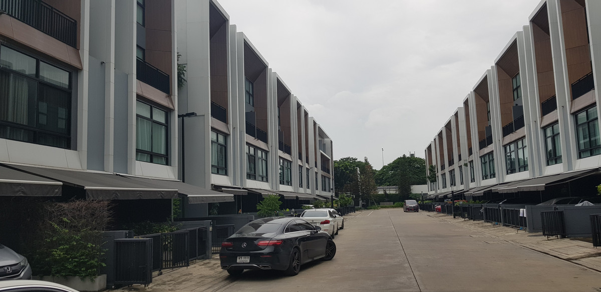 ให้เช่าทาวน์โฮมพัฒนาการ ศรีนครินทร์ : For rent โครงการ Arden พัฒนาการ 42,000บาท