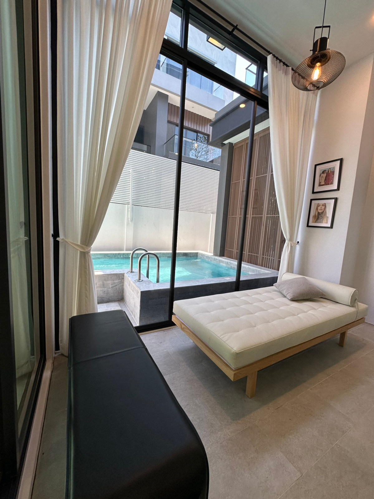 For RentHouseYothinpattana,CDC : 🏡 For rent, a luxurious 3-story Pool Villa with elevator | The Honor Yothin Phatthana ✨ Luxury Rare Item level house with private swimming pool + elevator in the house.