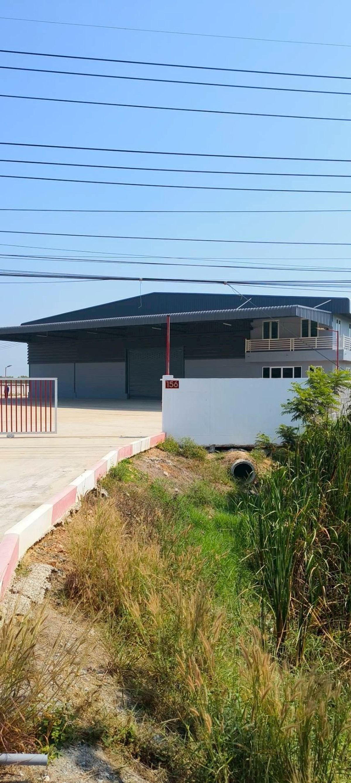 ให้เช่าโกดังสุพรรณบุรี : ให้เช่าโกดังพร้อมสำนักงาน พื้นที่ 7 ไร่ ไฟฟ้า 3 เฟส ทำเลดี เดินทางสะดวก บางปลาม้า สุพรรณบุรี 