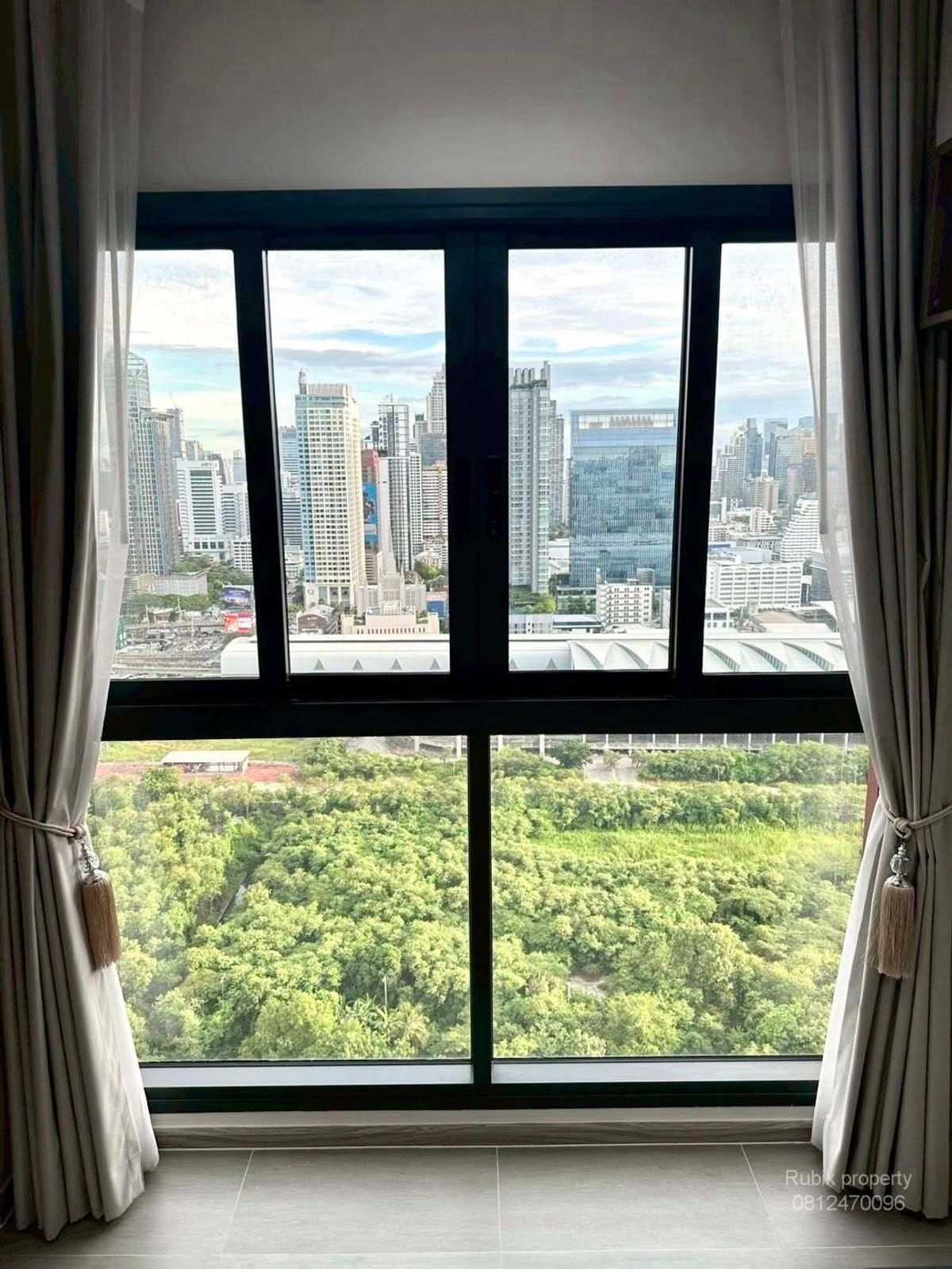 คอนโดพระราม 9 เพชรบุรีตัดใหม่ RCA : 🏢 Life Asoke Hype – Rare Layout เพียง 14 ห้องทั้งโครงการ! ติดทางด่วนมักกะสัน | ใกล้ MRT พระราม 9 เพียง 500 ม. RB1682