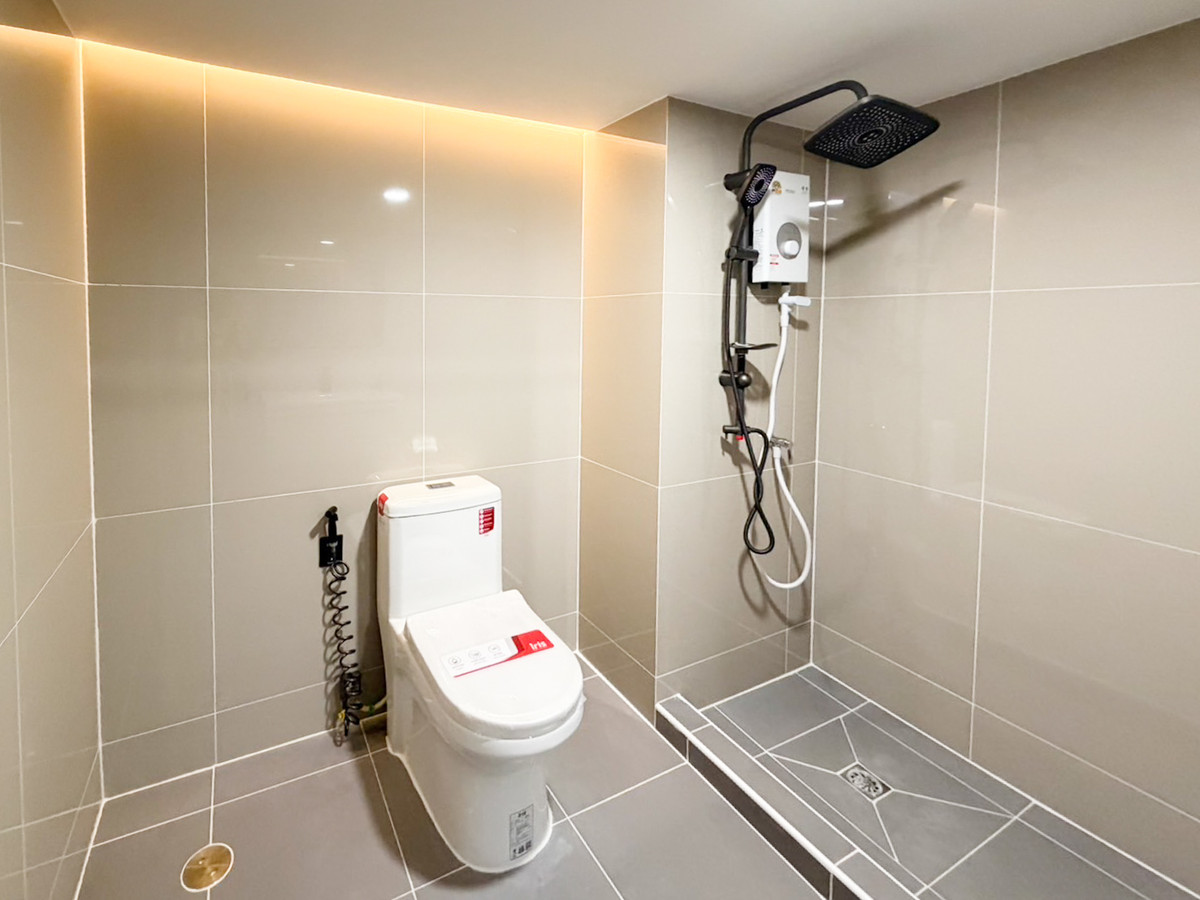 ขายคอนโดลาดพร้าว101 แฮปปี้แลนด์ : (เจ้าของขาย) คอนโดลาดพร้าววิวสระว่ายน้ำ เฟอร์ครบ 32 ตร.ม. ผ่อน 5,000 ใกล้MRT 