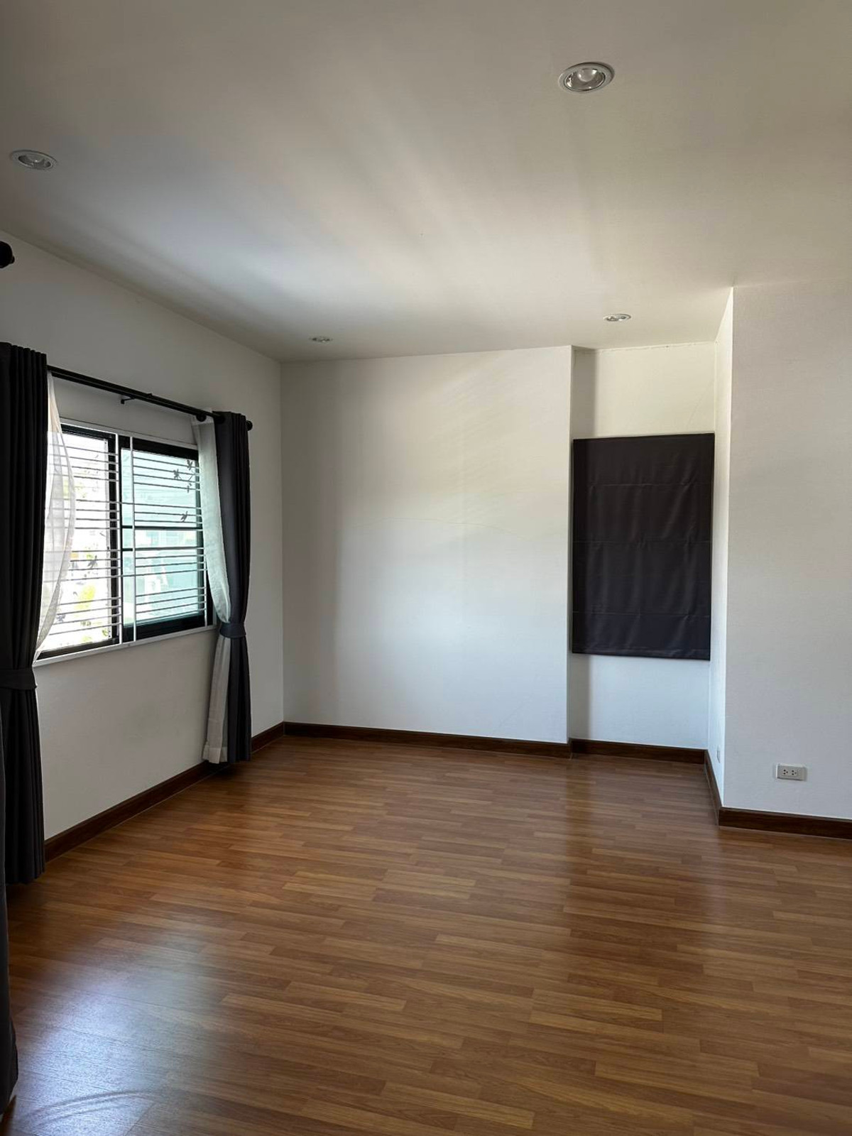 ขายบ้านพัทยา บางแสน ชลบุรี สัตหีบ : สงบแต่ไม่ไกลเมือง! ใกล้ถนนใหญ่ เดินทางไว 🌿 อนัญญา พรีเมี่ยม พลัส / 3 ห้องนอน (ขาย), Ananya Premium Plus / 3 Bedrooms (FOR SALE) BEWN062