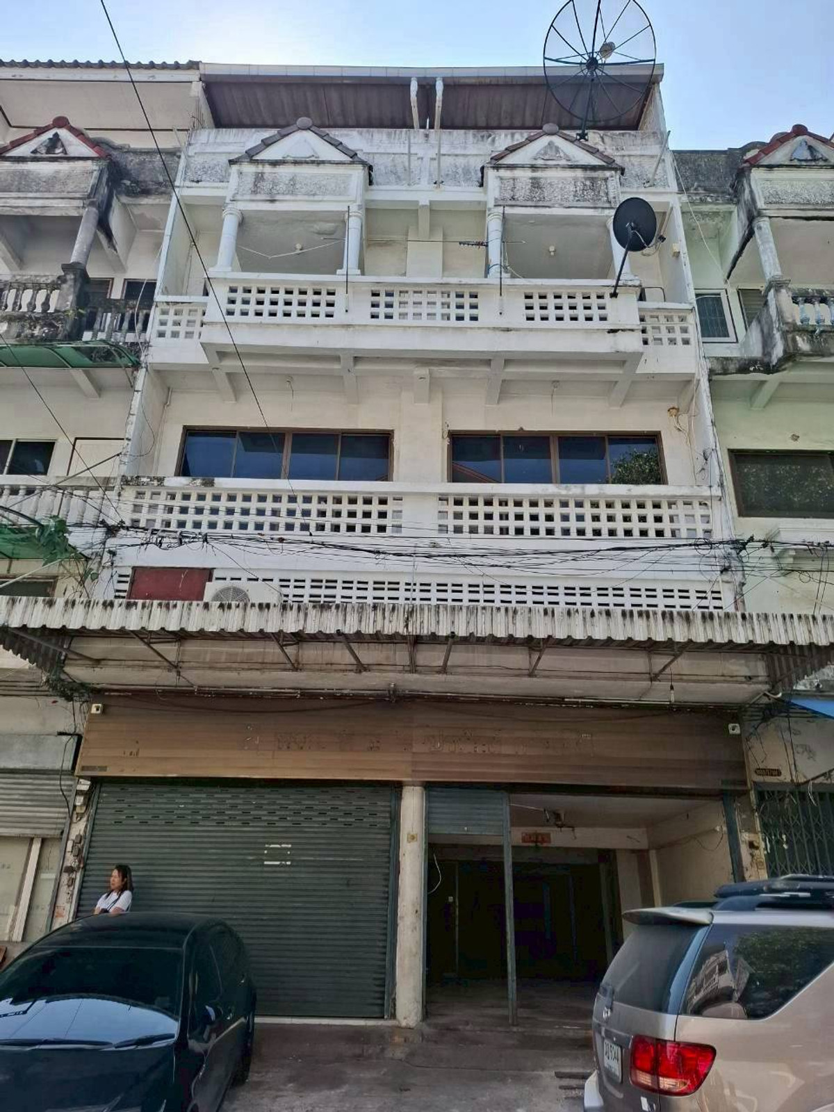 For SaleShop HouseBang kae, Phetkasem : Urgent sale, 3.5 storey shophouse, Sri Phet Village, with rooftop.