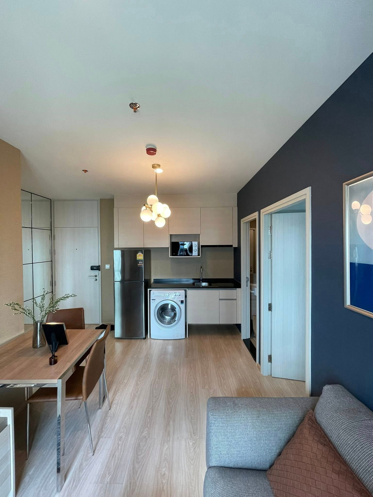 For SaleCondoRatchadapisek, Huaikwang, Suttisan : Noble Revolve Ratchada 2 / 2 Bedrooms (FOR SALE), Noble Revolve Ratchada 2 / 2 Bedrooms (For Sale) TARN243