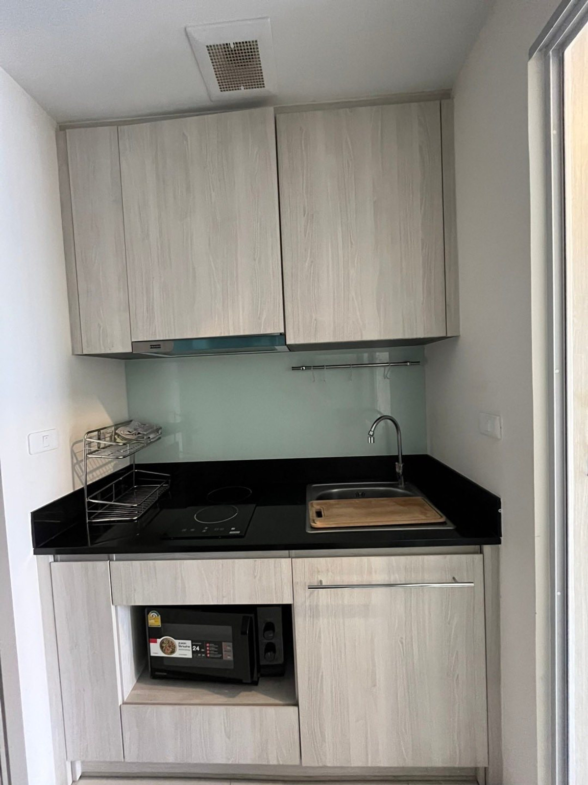 For RentCondoRamkhamhaeng, Hua Mak : 🔥 For rent Niche MONO Ramkhamhaeng 🔥 📍 Near the MRT Yellow Line, Lam Sali intersection 🚆 Convenient travel