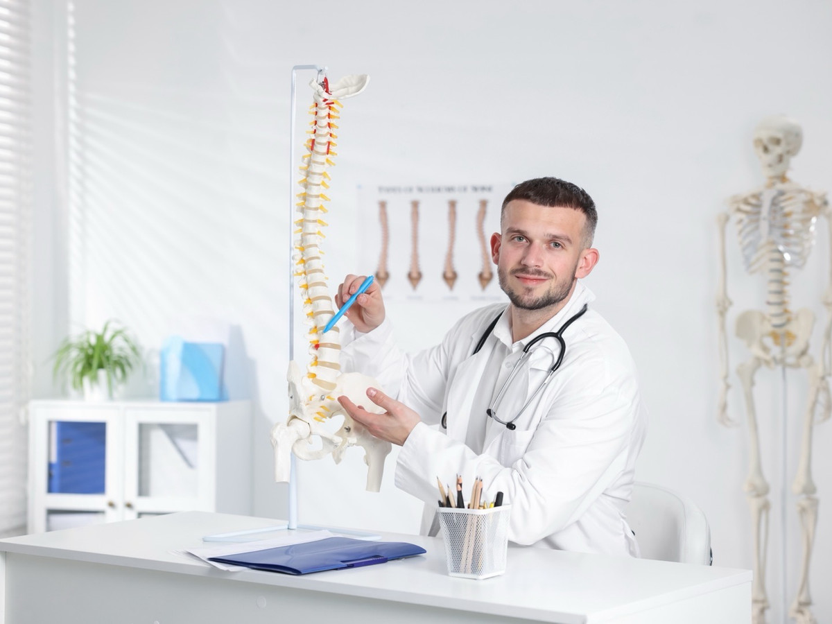 For RentRetail SpaceSukhumvit, Asoke, Thonglor : Rental space, floors 1-2, total 350 square meters, next to the main road, Asoke - Phetchaburi, New Road, near SWU Grammy, Singha Complex Building, MRT Phetchaburi Station, 350 meters.