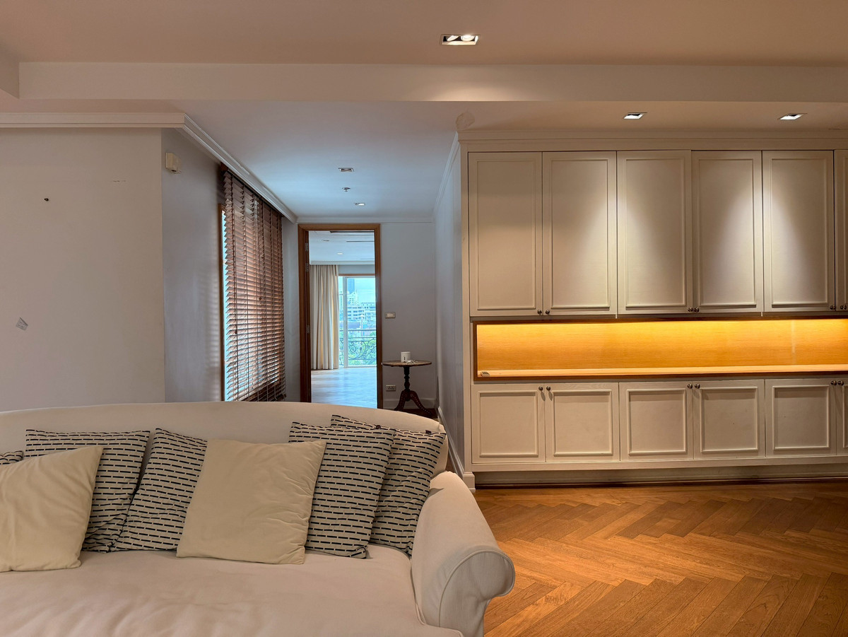 ขายคอนโดสุขุมวิท อโศก ทองหล่อ : คอนโดหรูห้องใหญ่ 2 ห้องนอน ที่ La Vie En Rose Sukhumvit 36, Contact 062-496-6454