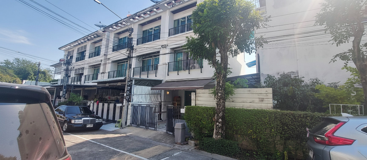 ขายทาวน์โฮมท่าพระ ตลาดพลู วุฒากาศ : ทาวน์โฮม 3 ชั้น ใจกลางย่าน สาทร-ตากสิน ใกล้ bts วุฒากาศ