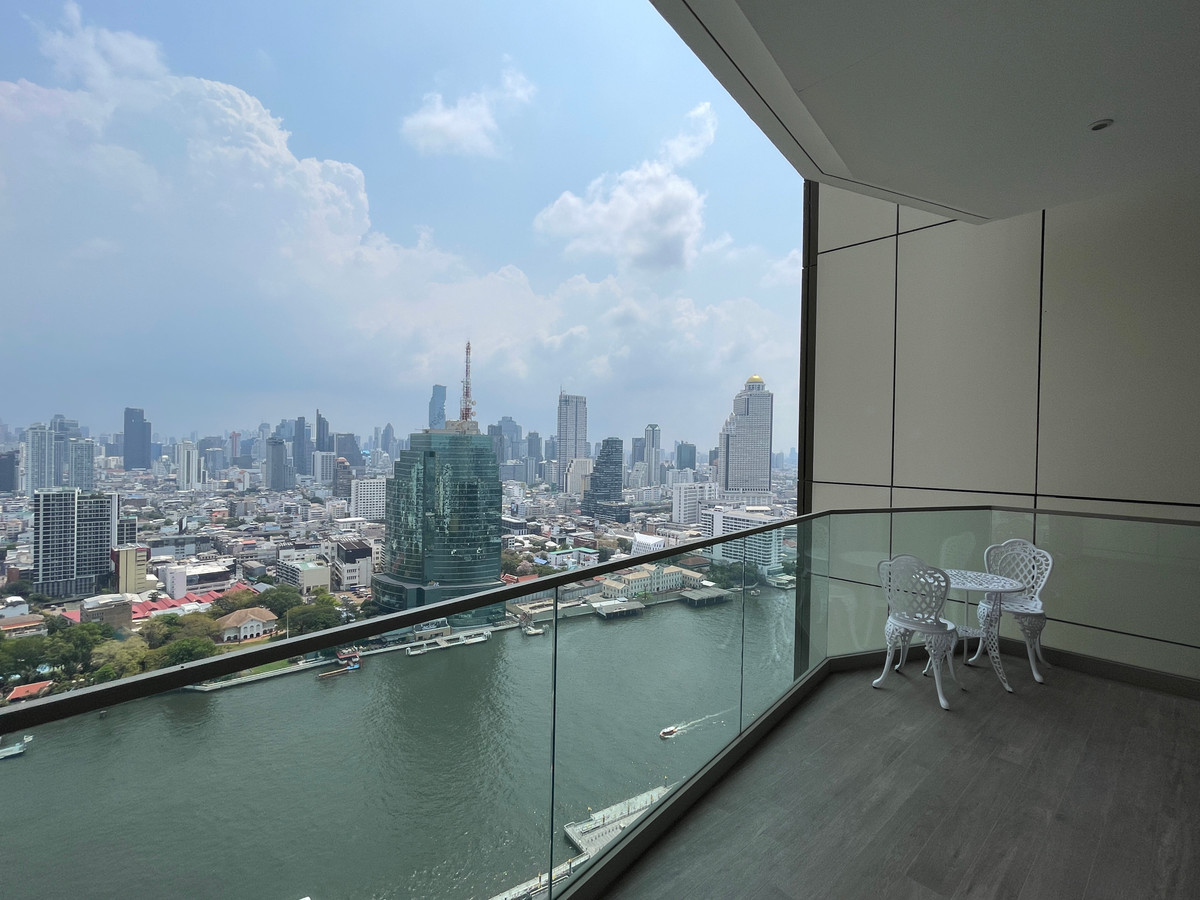 For SaleCondoWongwianyai, Charoennakor : Riverside condo for sale at Magnolia Waterfront Residences, beautifully decorated, fully furnished. There is a balcony with a river view. Near Icon Siam, BTS Charoen Nakhon, ready for sale