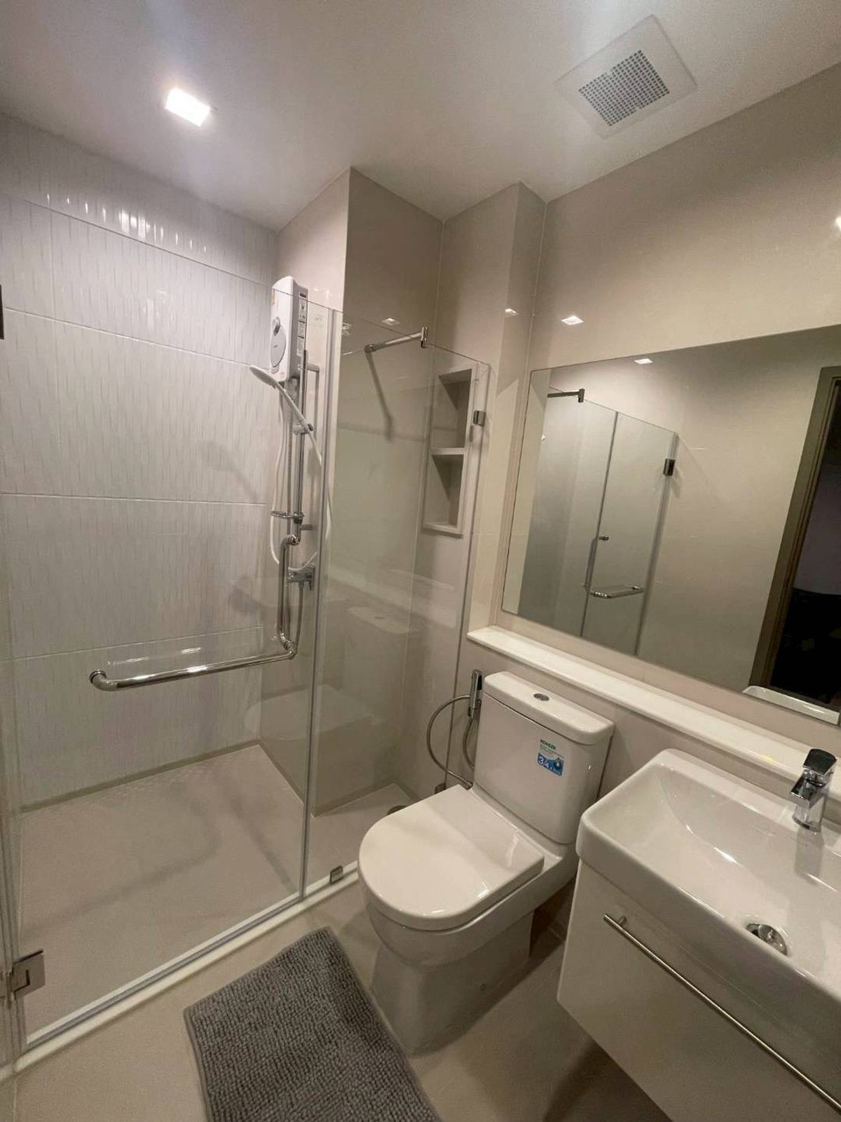 ให้เช่าคอนโดพระราม 9 เพชรบุรีตัดใหม่ RCA : ให้เช่า ไลฟ์ อโศก ไฮป์-พระราม9 เลขที่ 339/679