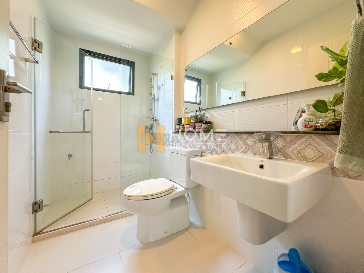 ขายบ้านบางนา แบริ่ง ลาซาล : บ้านสวนอังกฤษ ร่มรื่นตั้งแต่ก้าวแรก 🌿 มัณฑนา ศรีนครินทร์ - บางนา / 4 ห้องนอน (ขาย), Mantana Srinakarin - Bangna / 4 Bedrooms (FOR SALE) YOK058