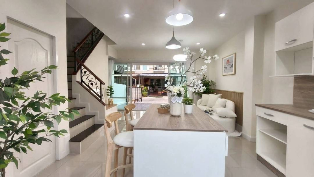 For SaleTownhomeEakachai, Bang Bon : For Sale Townhouse/Townhome  , The Betto , MRT-Phasi Charoen , Khwaeng Khlong Bang Phran , Bang Bon , Bangkok , CX-138811