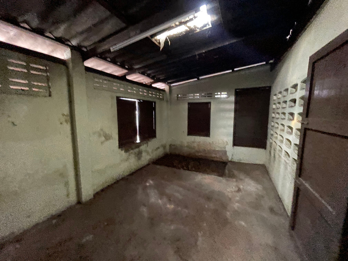 For SaleLandBang kae, Phetkasem : Empty land for sale, Soi Yaem Chaeng, behind Bang Chak gas station.