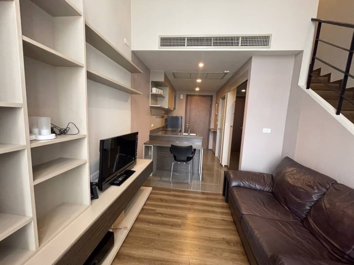 For RentCondoSapankwai,Jatujak : For rent: Onyx Phaholyothin 1 bed Duplex, high floor, price 18,500/month. If interested, contact 098-9655699 I LINE: 0817333255 Pick available room 25/3/69