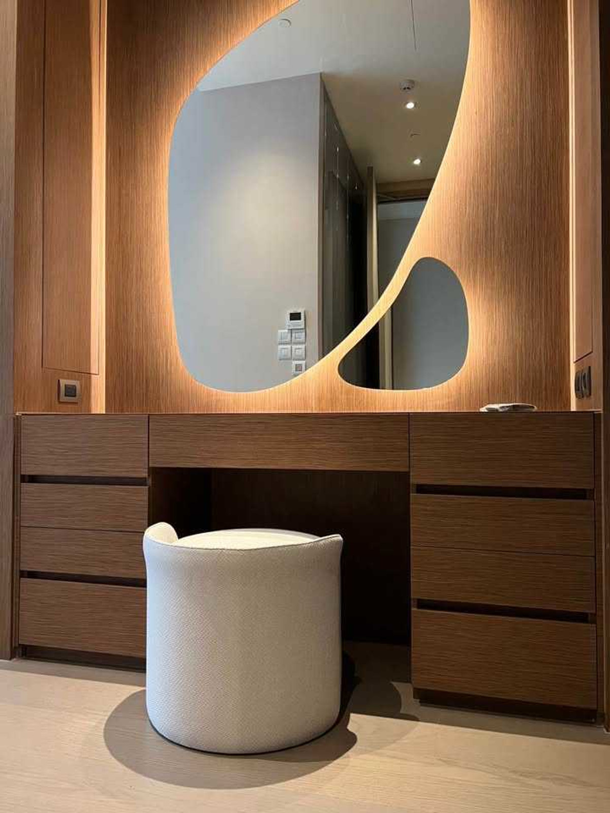 For RentCondoWitthayu, Chidlom, Langsuan, Ploenchit : Luxury 2 bedroom condo at Scope Langsuan, Contact 062-496-6454