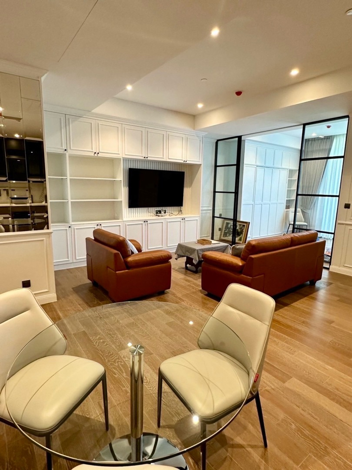 ให้เช่าคอนโดวิทยุ ชิดลม หลังสวน : 📍Muniq Langsuan 2bed 2bath 80 Sq.m. Only 110,000 per month 