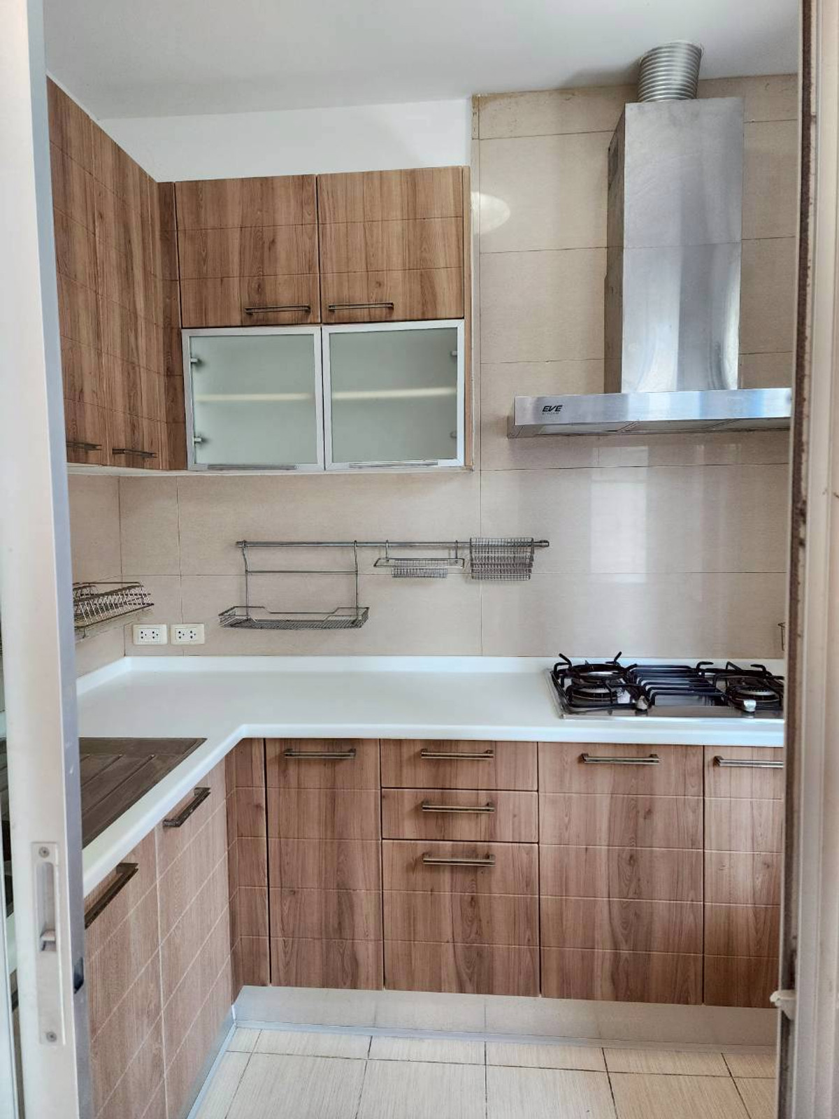 For SaleTownhomeThaphra, Talat Phlu, Wutthakat : 3-story townhome in the heart of Sathorn-Taksin area, near BTS Wutthakat.