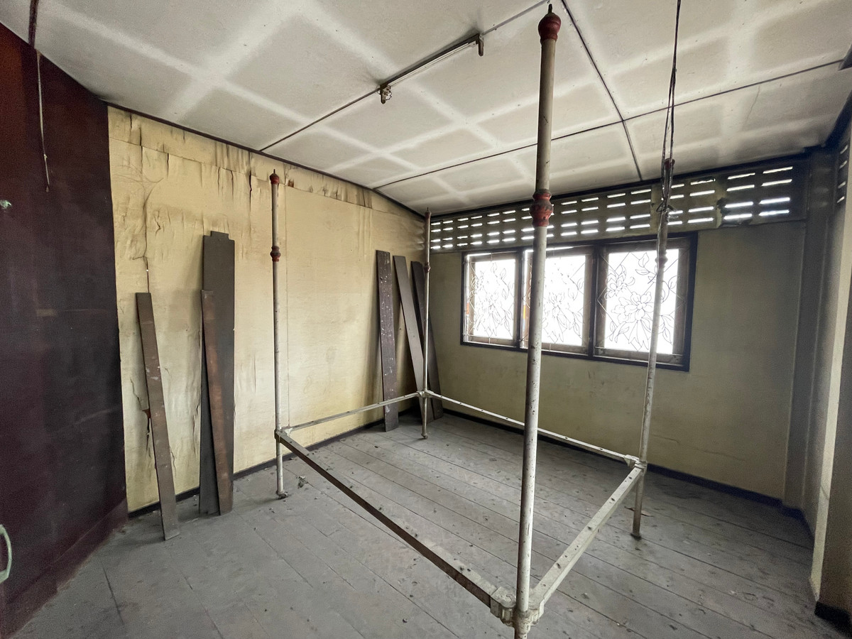 For SaleLandBang kae, Phetkasem : Empty land for sale, Soi Yaem Chaeng, behind Bang Chak gas station.