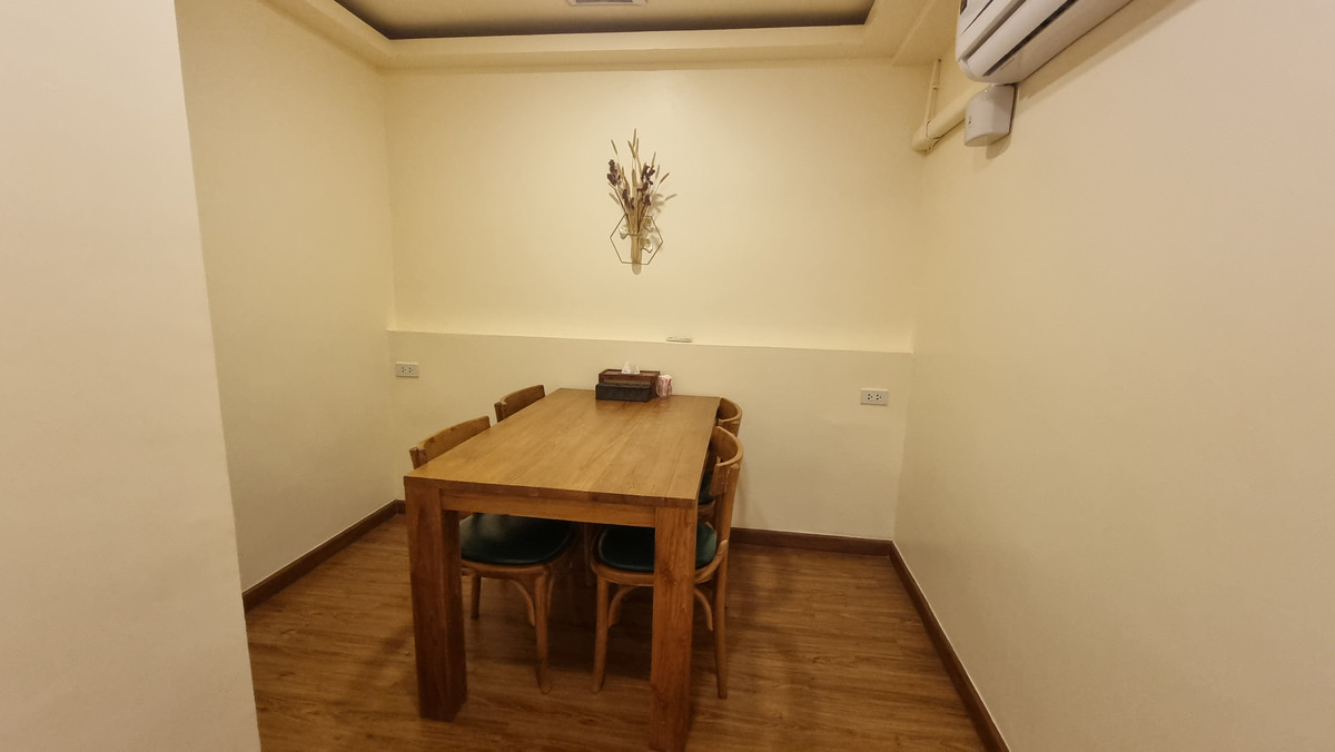 For RentRetail SpaceSukhumvit, Asoke, Thonglor : For rent, Spa Thonglor, a 3-story townhouse, size 400 sq m.