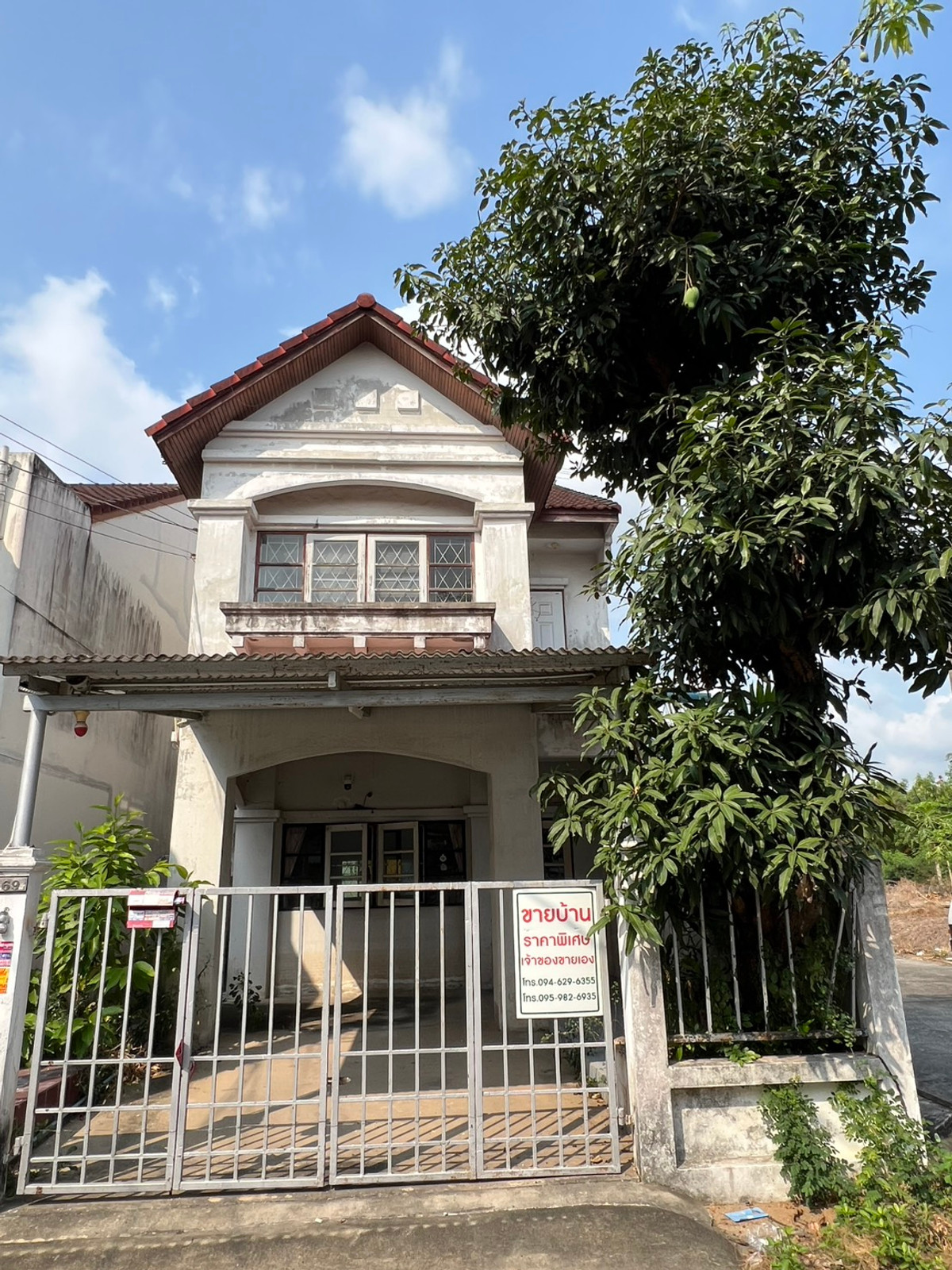 ขายบ้านบางแค เพชรเกษม : ขายบ้านเดี่ยวหลังมุม หมู่บ้านวรนุช เพชรเกษม 68 แยก 31 ขายตามสภาพ ราคาต่อรองได้ ทำเลดี ใกล้ MRT บางแค