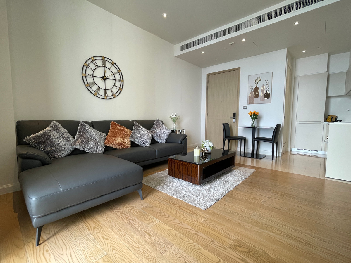 For SaleCondoWongwianyai, Charoennakor : Riverside condo for sale at Magnolia Waterfront Residences, beautifully decorated, fully furnished. There is a balcony with a river view. Near Icon Siam, BTS Charoen Nakhon, ready for sale