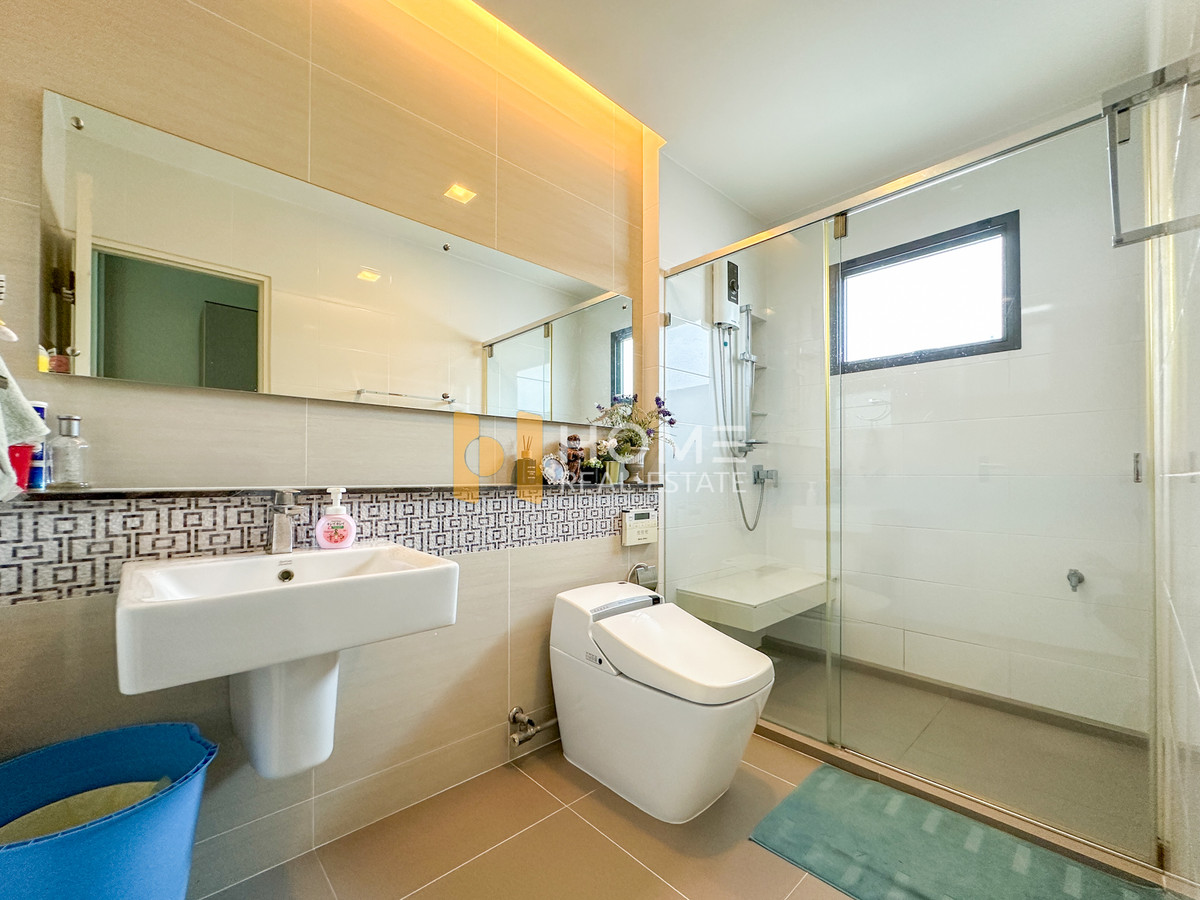 ขายบ้านบางนา แบริ่ง ลาซาล : บ้านสวนอังกฤษ ร่มรื่นตั้งแต่ก้าวแรก 🌿 มัณฑนา ศรีนครินทร์ - บางนา / 4 ห้องนอน (ขาย), Mantana Srinakarin - Bangna / 4 Bedrooms (FOR SALE) YOK058