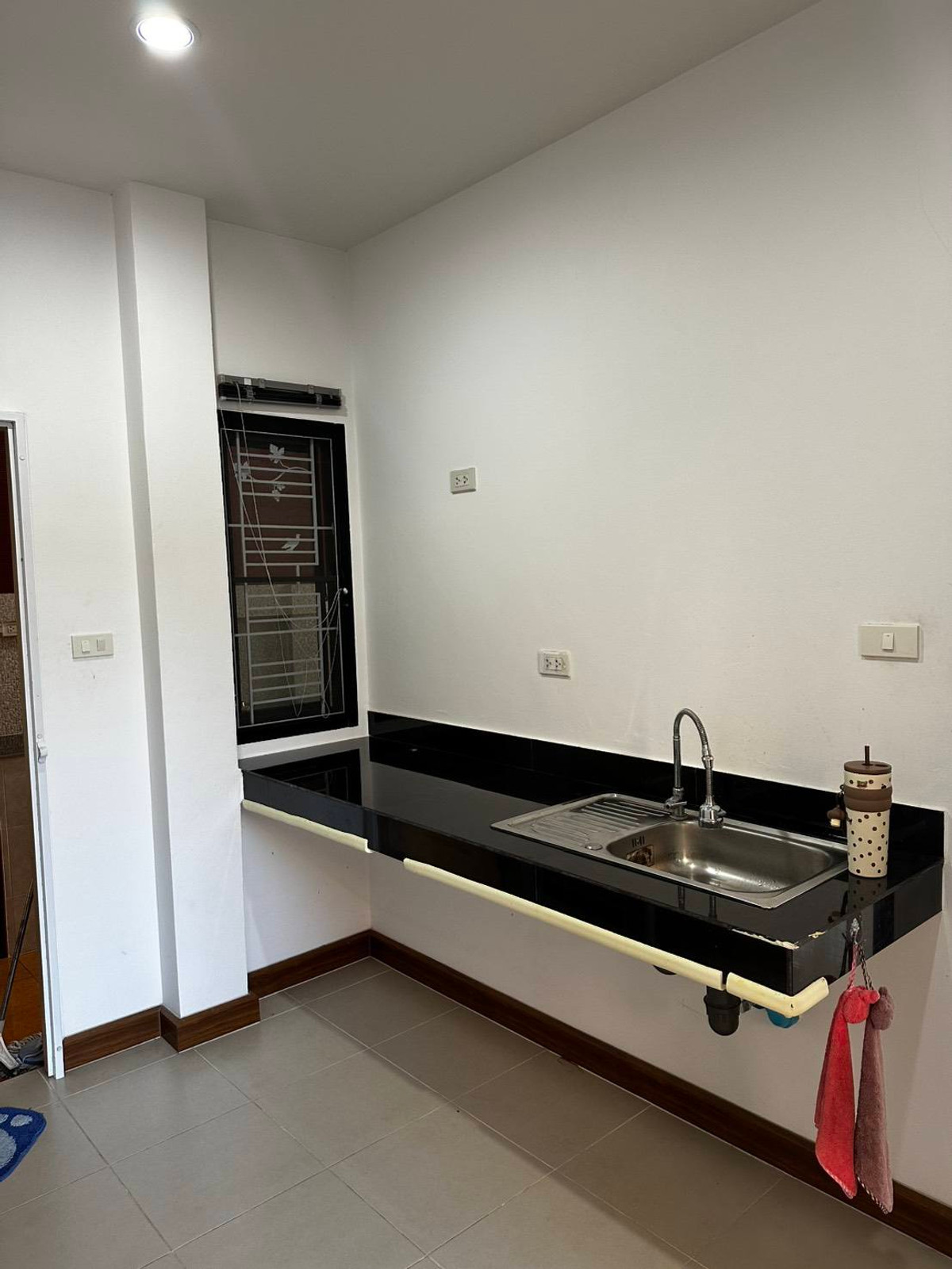 ขายบ้านพัทยา บางแสน ชลบุรี สัตหีบ : สงบแต่ไม่ไกลเมือง! ใกล้ถนนใหญ่ เดินทางไว 🌿 อนัญญา พรีเมี่ยม พลัส / 3 ห้องนอน (ขาย), Ananya Premium Plus / 3 Bedrooms (FOR SALE) BEWN062