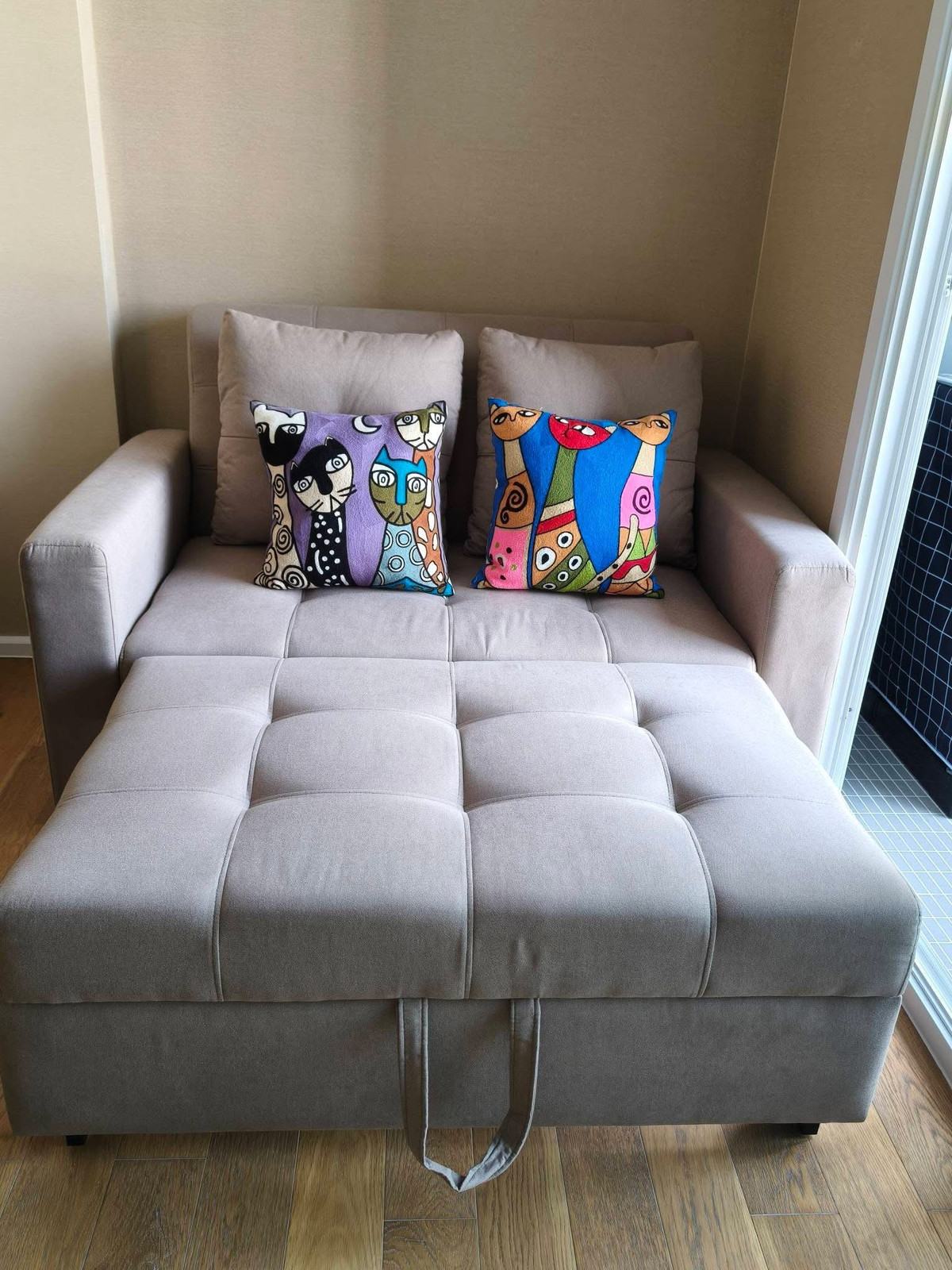 ให้เช่าคอนโดลาดพร้าว เซ็นทรัลลาดพร้าว : ให้เช่า 🔥 The Saint Residences 🔥 ใกล้ MRT พหลโยธิน เฟอร์นิเจอร์ และ เครื่องใช้ไฟฟ้าครบ 